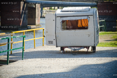 Gdansk. Nabrzeze Motlawy. Opuszczona, zdewastowana...