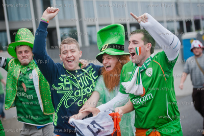 Gdansk Arena. Kibice wchodza na mecz mistrzostw Europy...