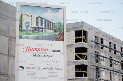 Gdansk. Rebiechowo. Budowa hotelu Hampton by Hilton...