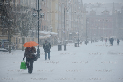 Gdansk. Dlugi Targ. Zima i obfite opady sniegu wrocily...