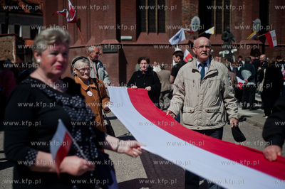 Gdansk. Manifestacja sympatykow Prawa i Sprawiedliwosci...