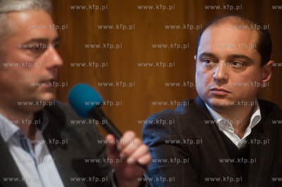 Gdansk. Ratusz Staromiejski. Debata publiczna pt. Co...