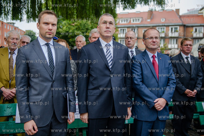 Gdansk. Msza Swieta na placu Obroncow Poczty Polskiej...