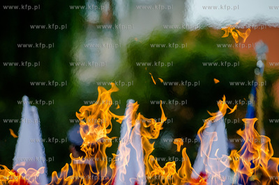 Gdansk. Msza Swieta na placu Obroncow Poczty Polskiej...