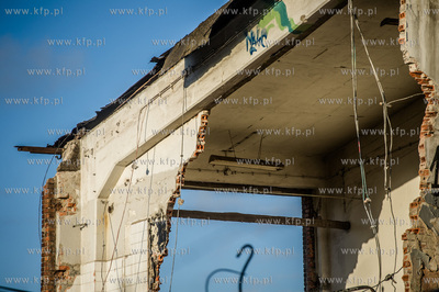 Gdansk. Tereny bylej Stoczni Gdansk. Wyburzenie budynku...