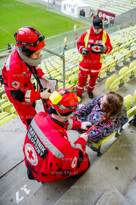 Gdansk. Stadion PGE Arena. Cwiczenia grup ratownikow...