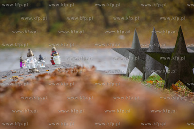 Gdansk. Cmentarz Zolnierzy Radzieckich. Dzien Wszystkich...