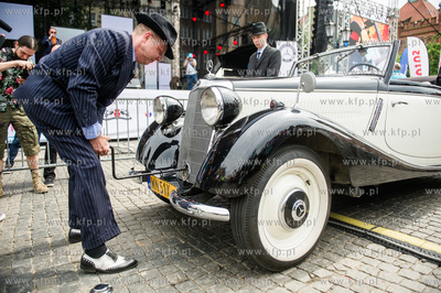 Gdansk. Targ Weglowy. XV Zlot Zabytkowych Mercedesow.
28.05.2016...