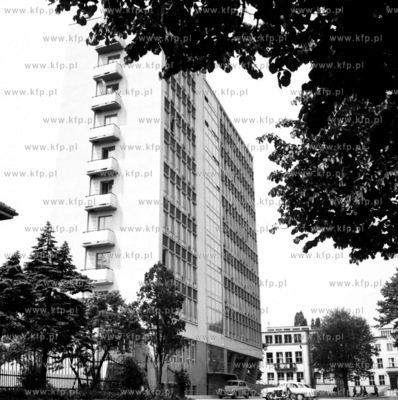 Nowoczesny biurowiec na rogu ul. Miszewskiego i Uphagena...