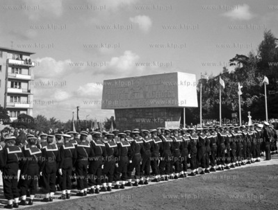Odsloniecie Pomnika Harcerzom Gdynskim na skwerze im....