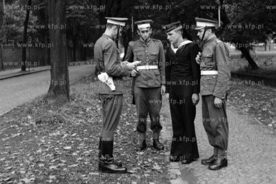 Kontrola dokumentów przez żandarmerię wojskową....