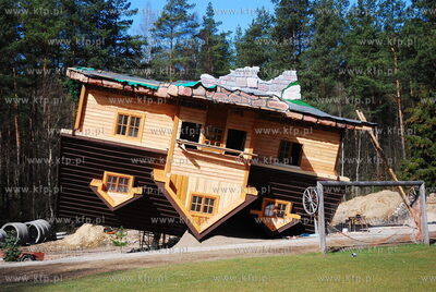 Szymbark. Centrum Edukacji i Promocji Regionu. Nz....