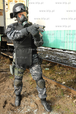 Wspolne cwiczenia antyterorystow, policji, strazy granicznej...