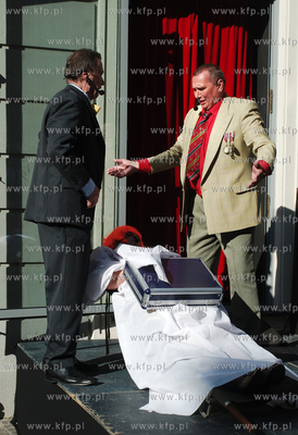 Pierwsza produkcja Teatru w Oknie, przedstawienie "Alchemik"...