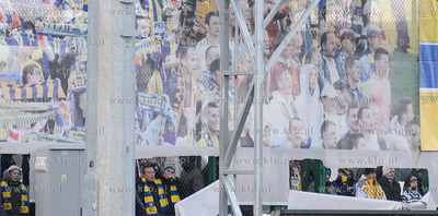 Kolejny raz przy pustych trybunach z powodu nalozonego...