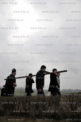 Droga krzyzowa na Gorze Jana Pawla II w Pelplinie pod...