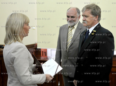 Gdansk. Urzad Marszalkowski. Wreczenie decyzji o przyznaniu...