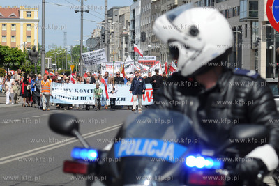 Po mszy w intencji ojczyzny z kosciola OO Redemptorystow...