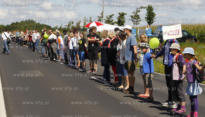 Niemcy. Manifestacja mieszkancow Pasewalku i okolicznych...