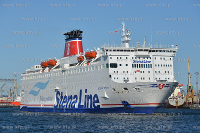 Prom Stena Spirit linii Stena Line wyplywa w rejs do...