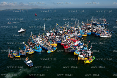 Morska Pielgrzymka Rybakow w Pucku na odpust Sw Piotra...