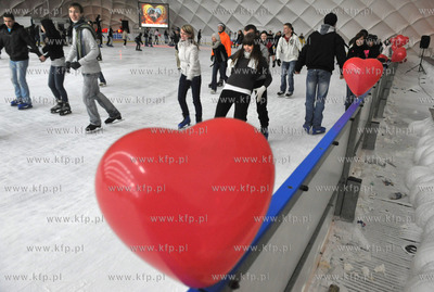 Oficjalne obchody Walentynek na gdanskim krytym lodowisku...