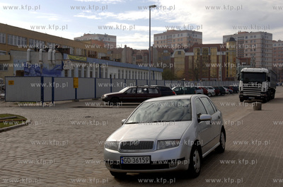 Gdansk. Wyburzanie starych budynkow pod budowe nowych...