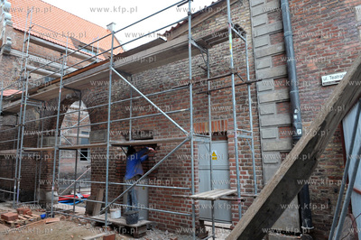 Przebudowa Teatru Wybrzeze w Gdansku. Prace budowlano...