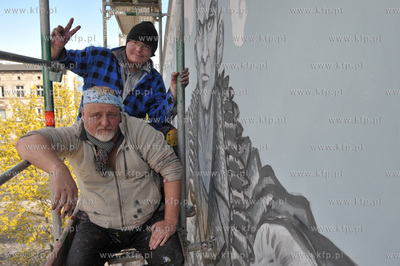 Nowy murales Zolnierze Wykleci autorstwa artystow Rafala...