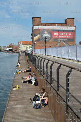 Gdansk. Wyspa Spichrzow. Uroczystosc wmurowania kamienia...