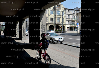 Sopot. Aleja Niepodległości. Filary niedaleko ul....