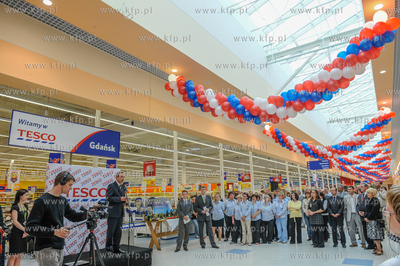 Gdańsk Chełm. Urocztość otwarcia supermarketu Tesco...