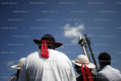 Gdansk. Plac Solidarnosci. Uroczysta msza sw. z okazji...