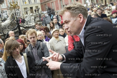 Gdansk. Ul. Dlugi Targ. Happening Pierwszy Zjazd Hamletów...