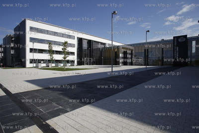 Kampus Uniwersytetu Gdanskiego w Oliwie. Nz budynek...
