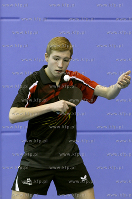 Tomasz Kotowski, tenisista stolowy. 18.11.2013 fot....