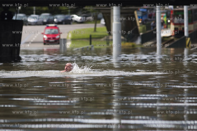 Zalany po obfitych opadach deszczu Węzeł Kliniczna...