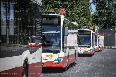 Zajezdnia autobusowa przy al. Hallera. 
Prezentacja...