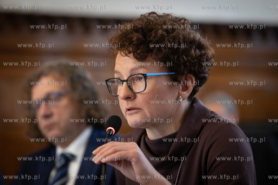 Sesja Rady Miasta Sopotu. Nz. Magdalena Czarzyńska...