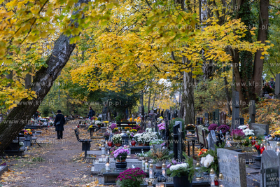 Dzień Wszystkich Świętych na Cmentarzu Srebrzysko....