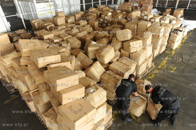 Funkcjonariusze Granicznego Referatu Zwalczania Przestepczosci...