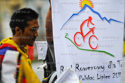 Gdansk. Manifestacja pod Konsulatem Chinskiej Republiki...