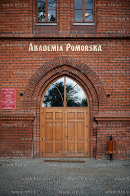 Slupsk. Budynek Akademii Pomorskiej.
07.10.2011
fot....