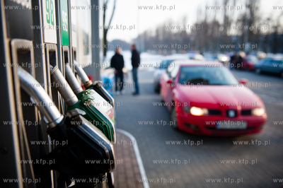 Gdansk. Protest kierowcow przeciwko rosnacym cenom...