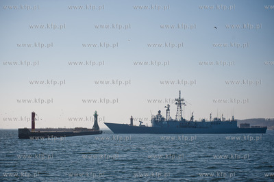 Gdynia. Oksywie. Port Marynarki Wojennej. Fregata rakietowa...