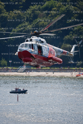 Gdynia. Swieto Morza. Pokaz dzialan antyterrorystycznych...