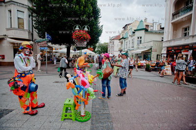 Wakacyjne popoludnie na ul. Bohaterow Monte Casino...