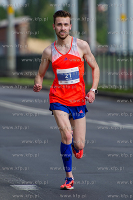 Zawodnicy na trasie I PZU Gdansk Maraton.
Nz Michal...
