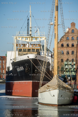 Gdańsk. Mroźny, słoneczny, zimowy dzień. Minusowe...