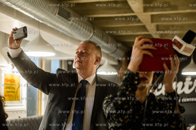 Gdańsk. Urząd Miasta. Otwarcie Baru Centrala, prowadzonego...